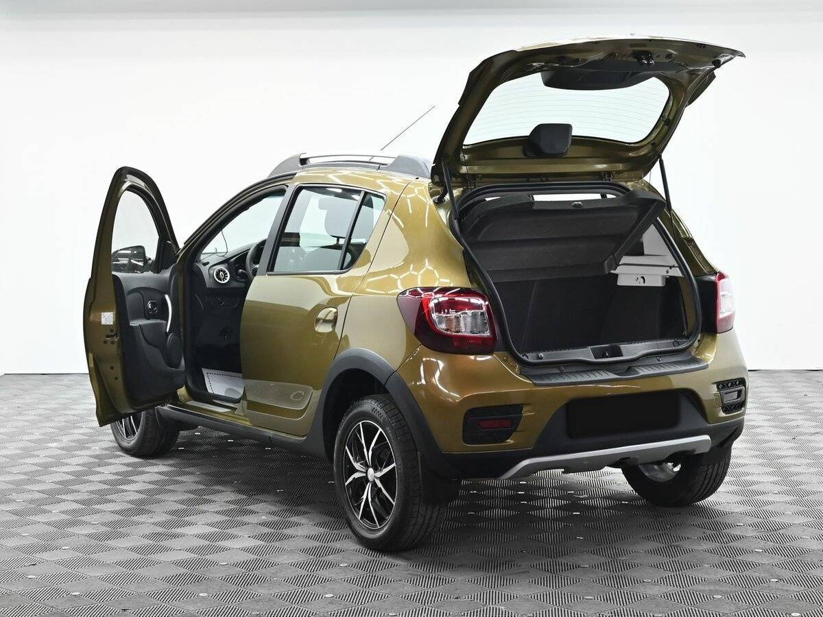 Б/У Рено Сандеро 2016 года. Фото: #4