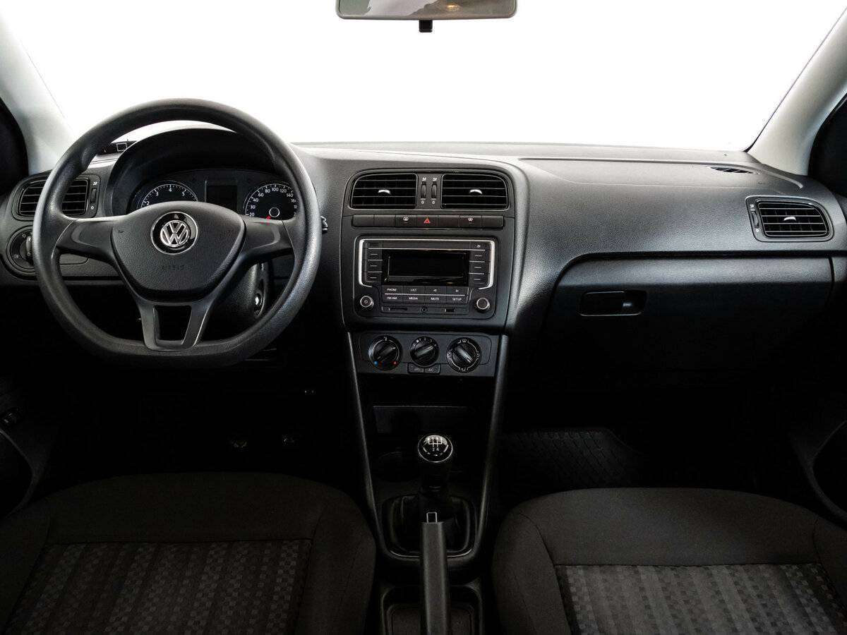 Б/У Фольксваген Поло 2017 года. Фото: #9