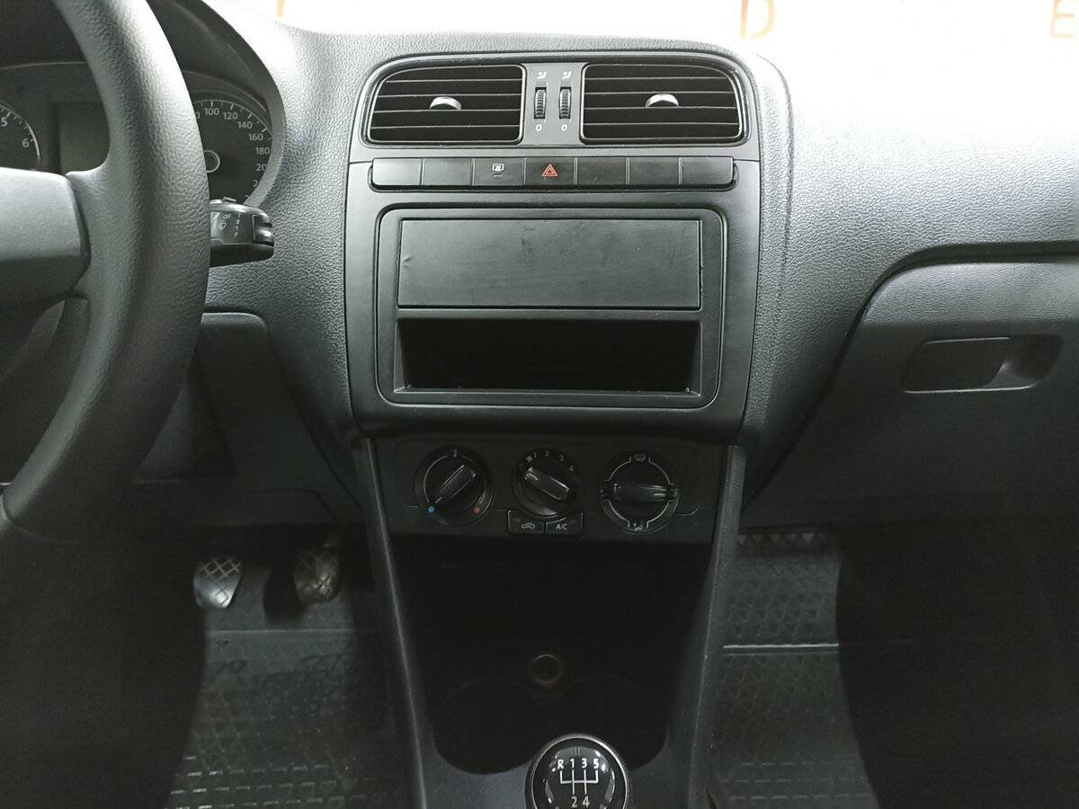 Б/У Фольксваген Поло 2015 года. Фото: #14