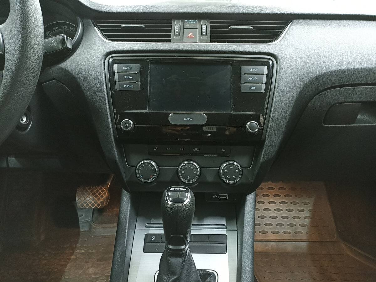 Б/У Шкода Октавия 2018 года. Фото: #14