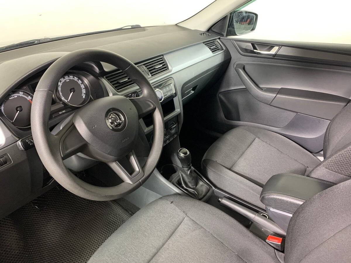 Б/У Шкода Рапид 2018 года. Фото: #9