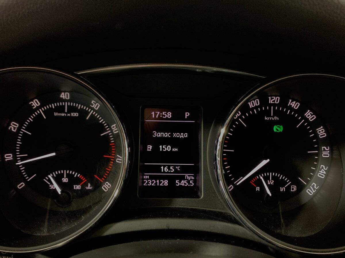 Б/У Шкода Суперб 2014 года. Фото: #13