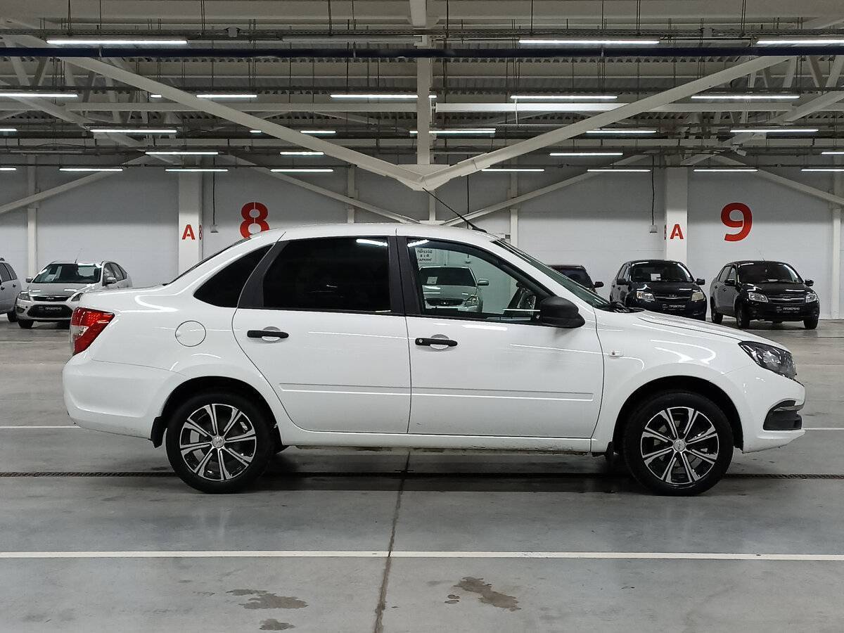 Б/У Лада (ВАЗ) Гранта 2021 года. Фото: #3