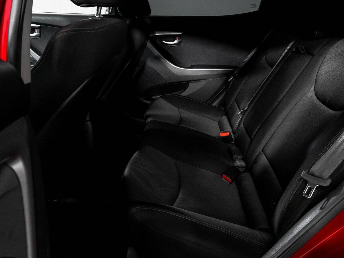 Б/У Хендай Елантра 2015 года. Фото: #9