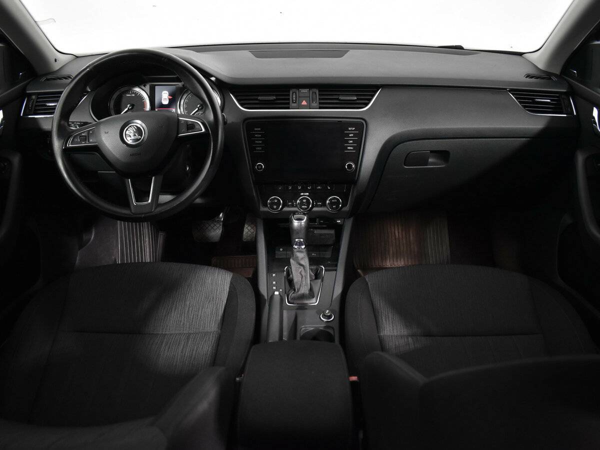 Б/У Шкода Октавия 2017 года. Фото: #9