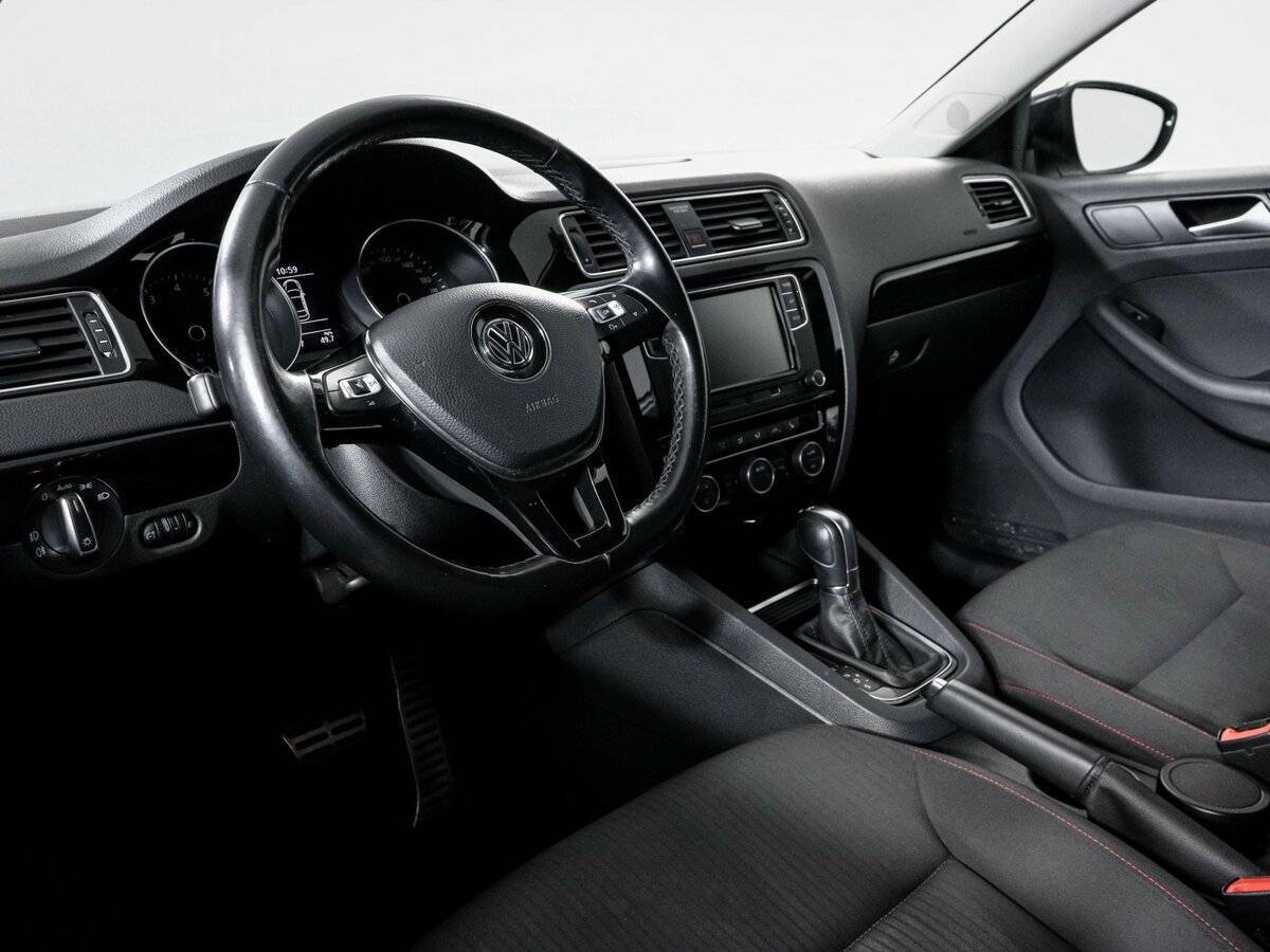 Б/У Фольксваген Джетта 2017 года. Фото: #13