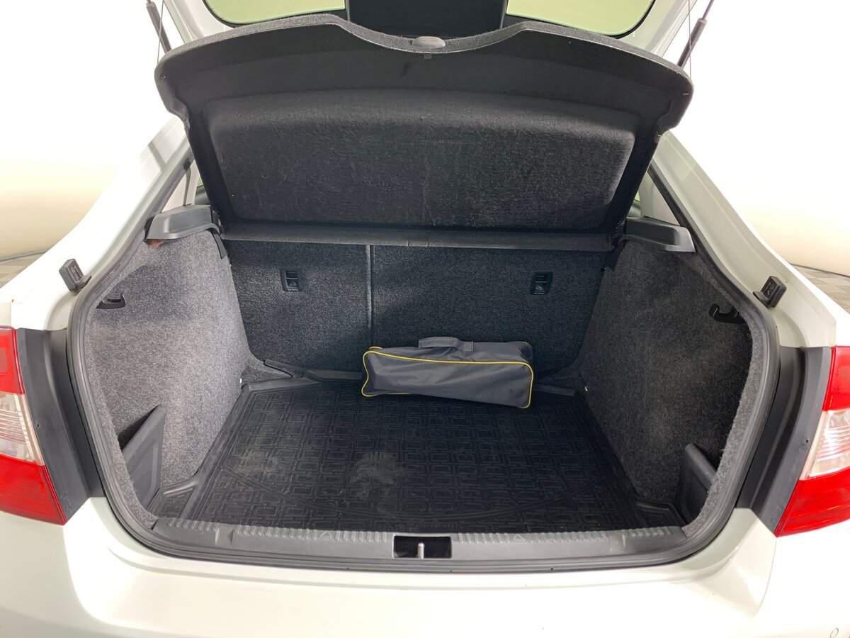 Б/У Шкода Рапид 2015 года. Фото: #18