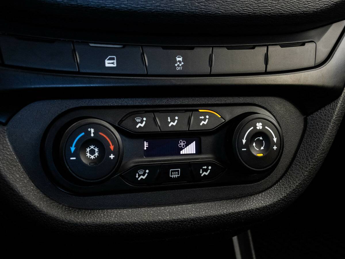 Б/У Лада (ВАЗ) Веста 2021 года. Фото: #12