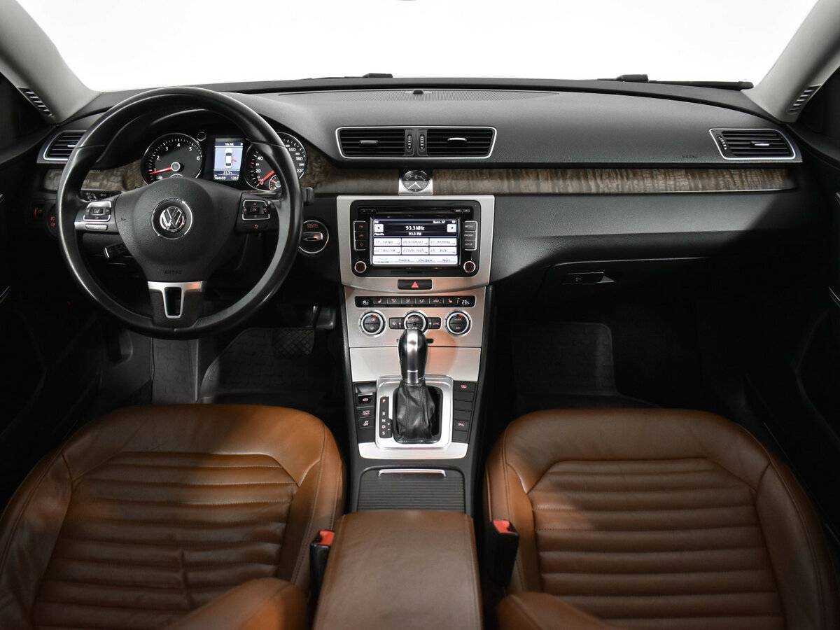 Б/У Фольксваген Пассат 2012 года. Фото: #9