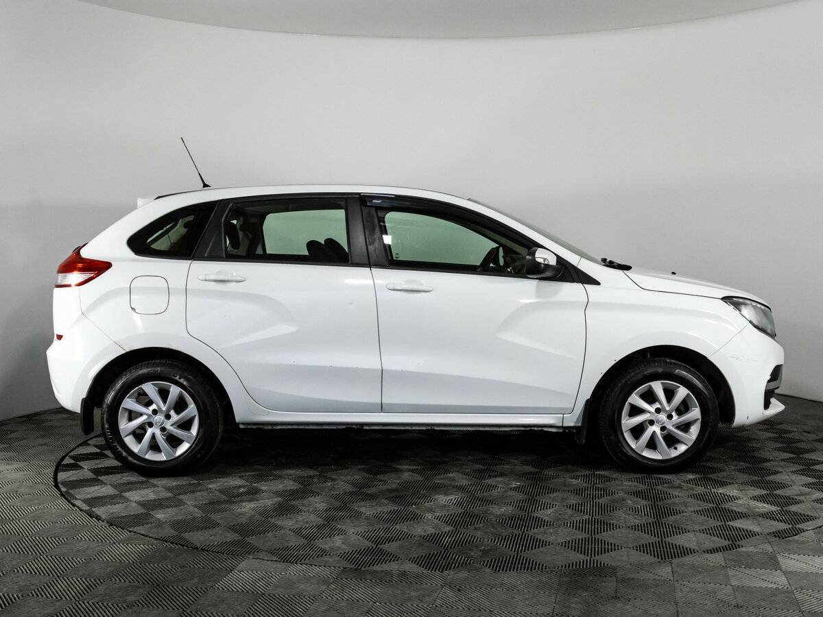 Б/У Лада (ВАЗ) ИКСРЭЙ 2018 года. Фото: #3