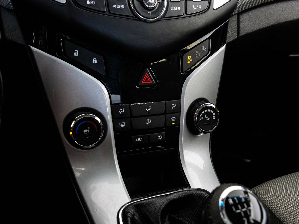 Б/У Шевроле Круз 2014 года. Фото: #12