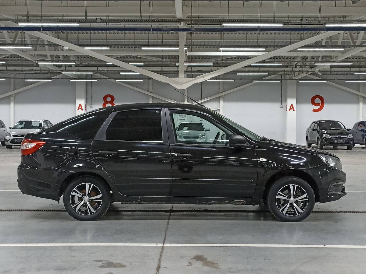 Б/У Лада (ВАЗ) Гранта 2018 года. Фото: #3