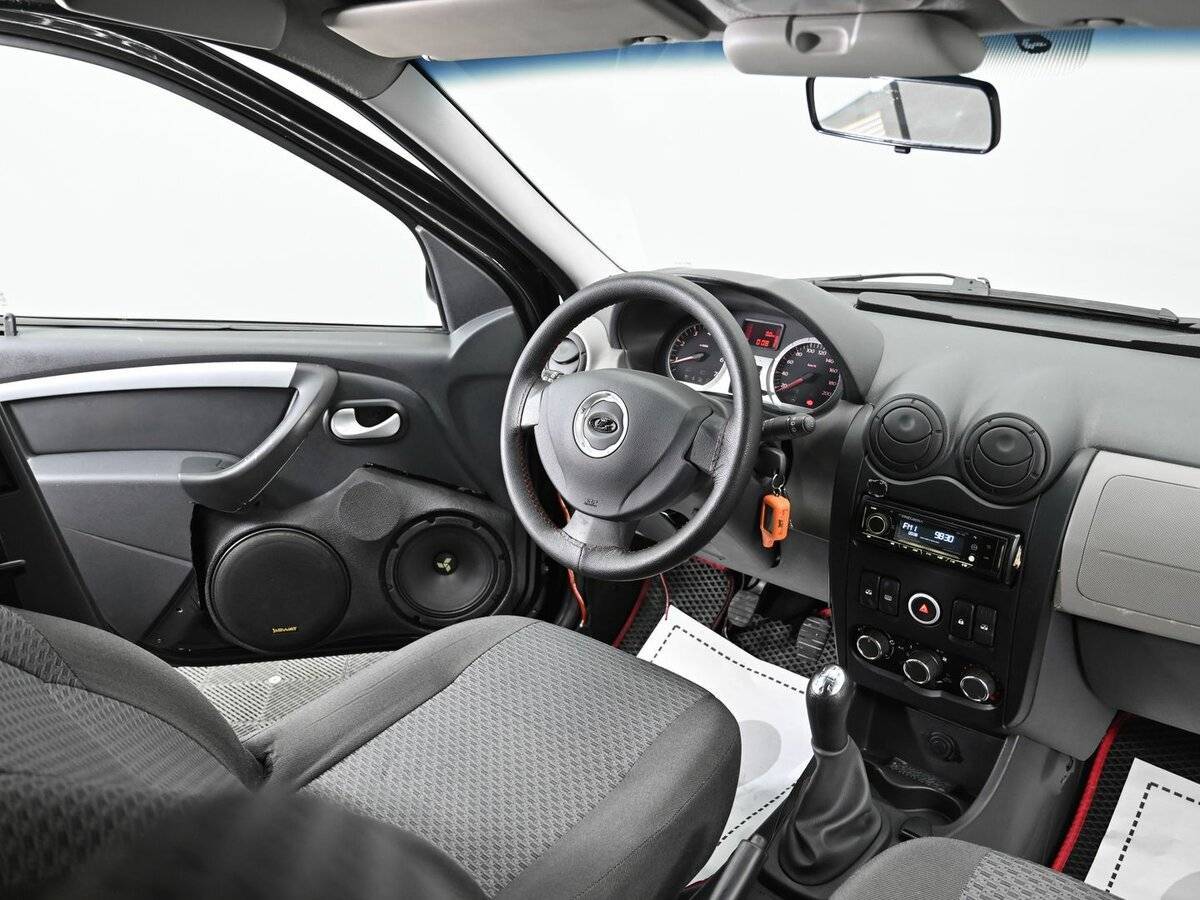 Б/У Лада (ВАЗ) Ларгус 2015 года. Фото: #9