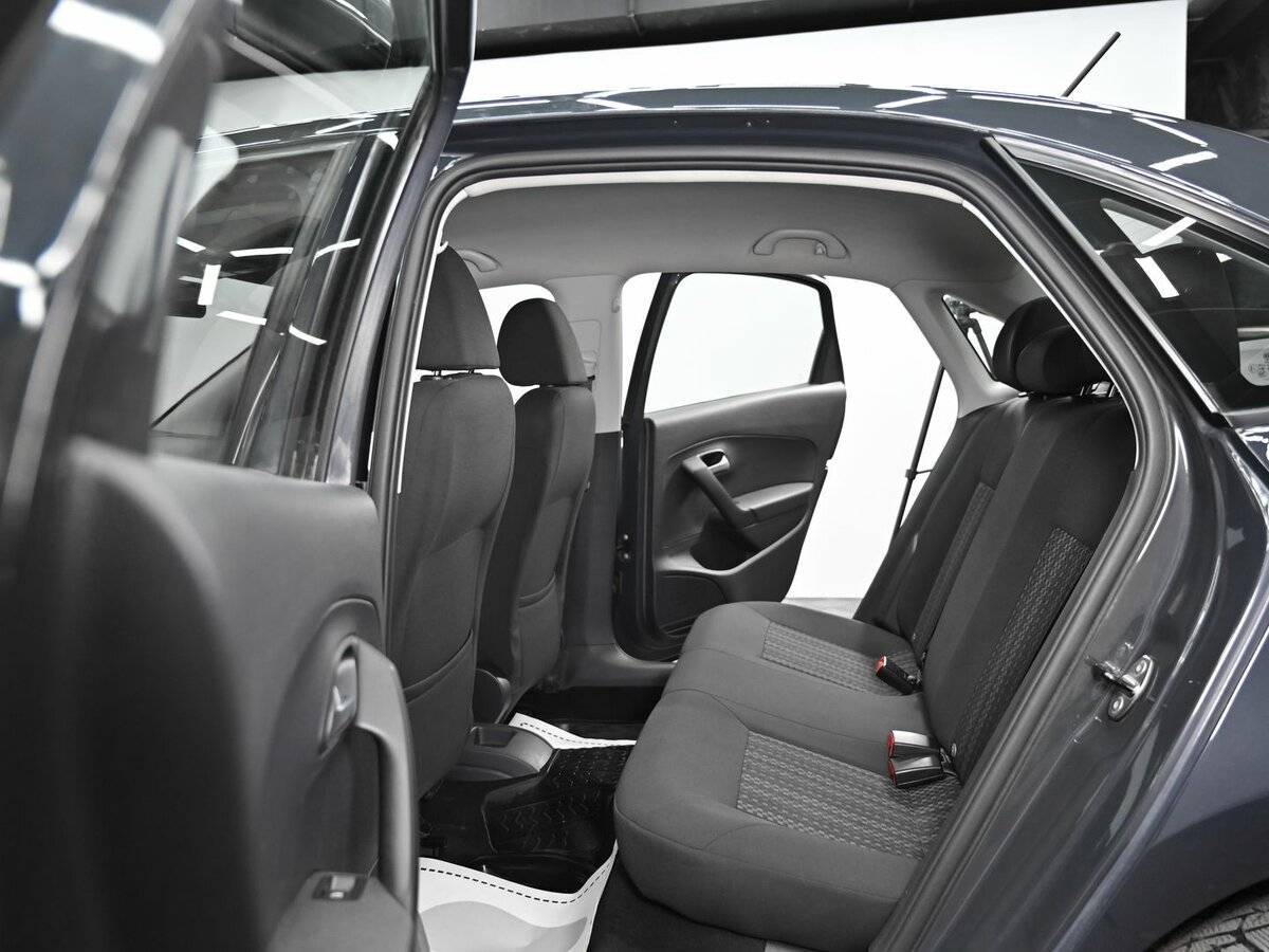 Б/У Фольксваген Поло 2017 года. Фото: #13