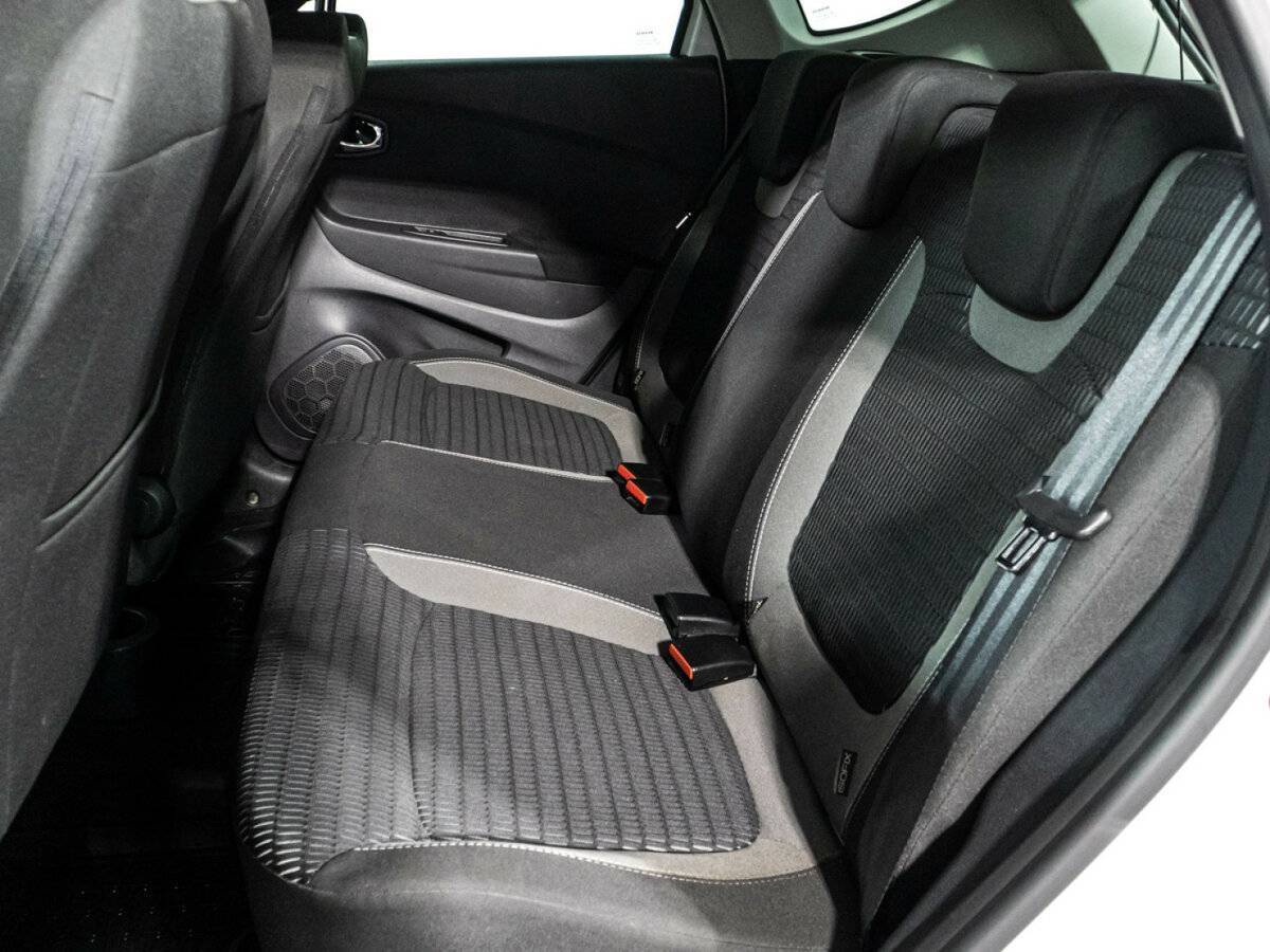 Б/У Рено Каптюр 2017 года. Фото: #9