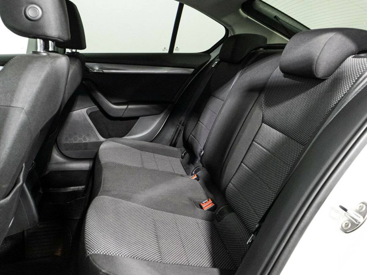 Б/У Шкода Октавия 2016 года. Фото: #9