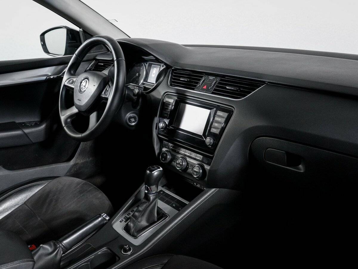 Б/У Шкода Октавия 2015 года. Фото: #8