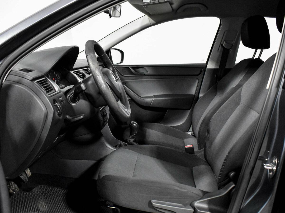 Б/У Шкода Рапид 2014 года. Фото: #9