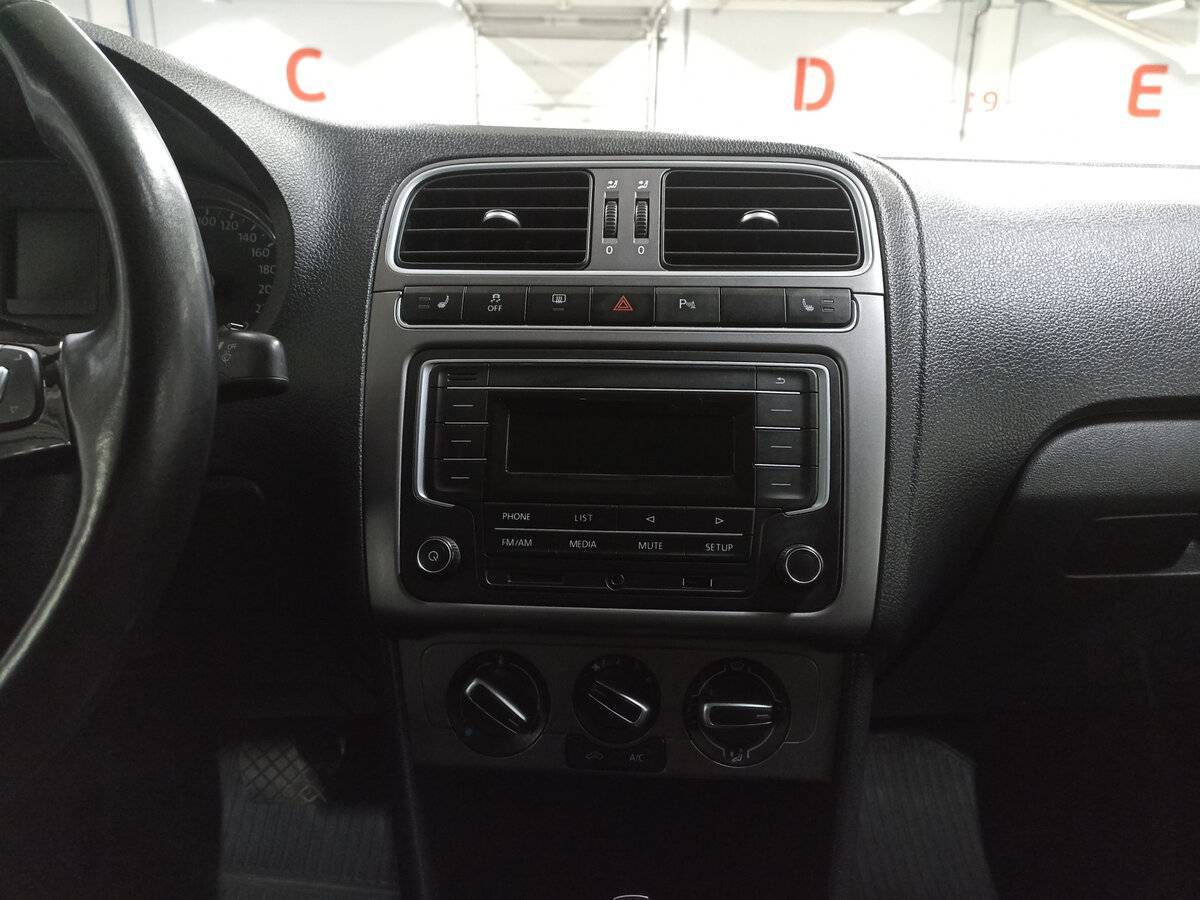 Б/У Фольксваген Поло 2018 года. Фото: #14