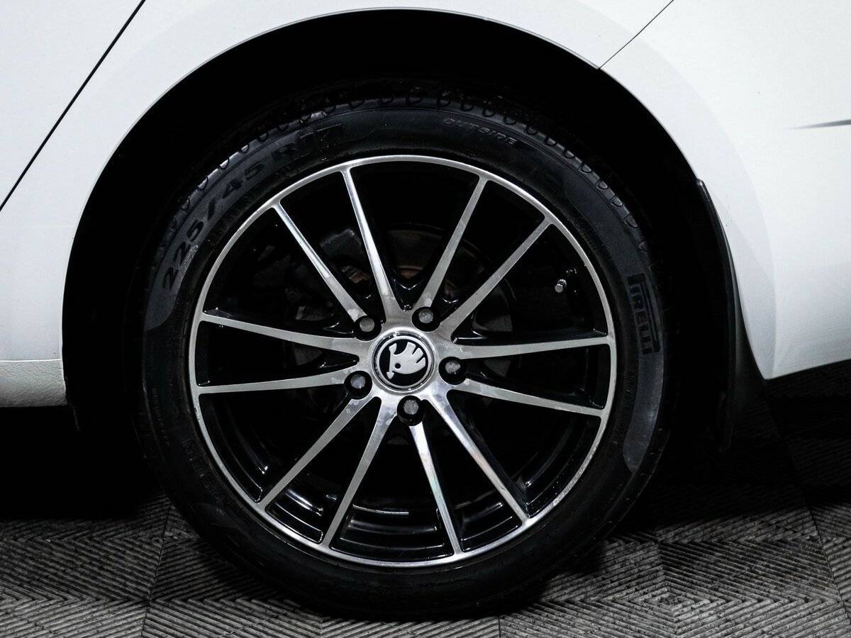 Б/У Шкода Октавия 2019 года. Фото: #14