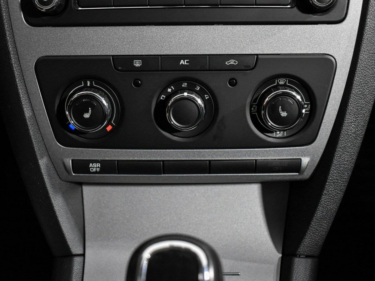 Б/У Шкода Октавия 2013 года. Фото: #14