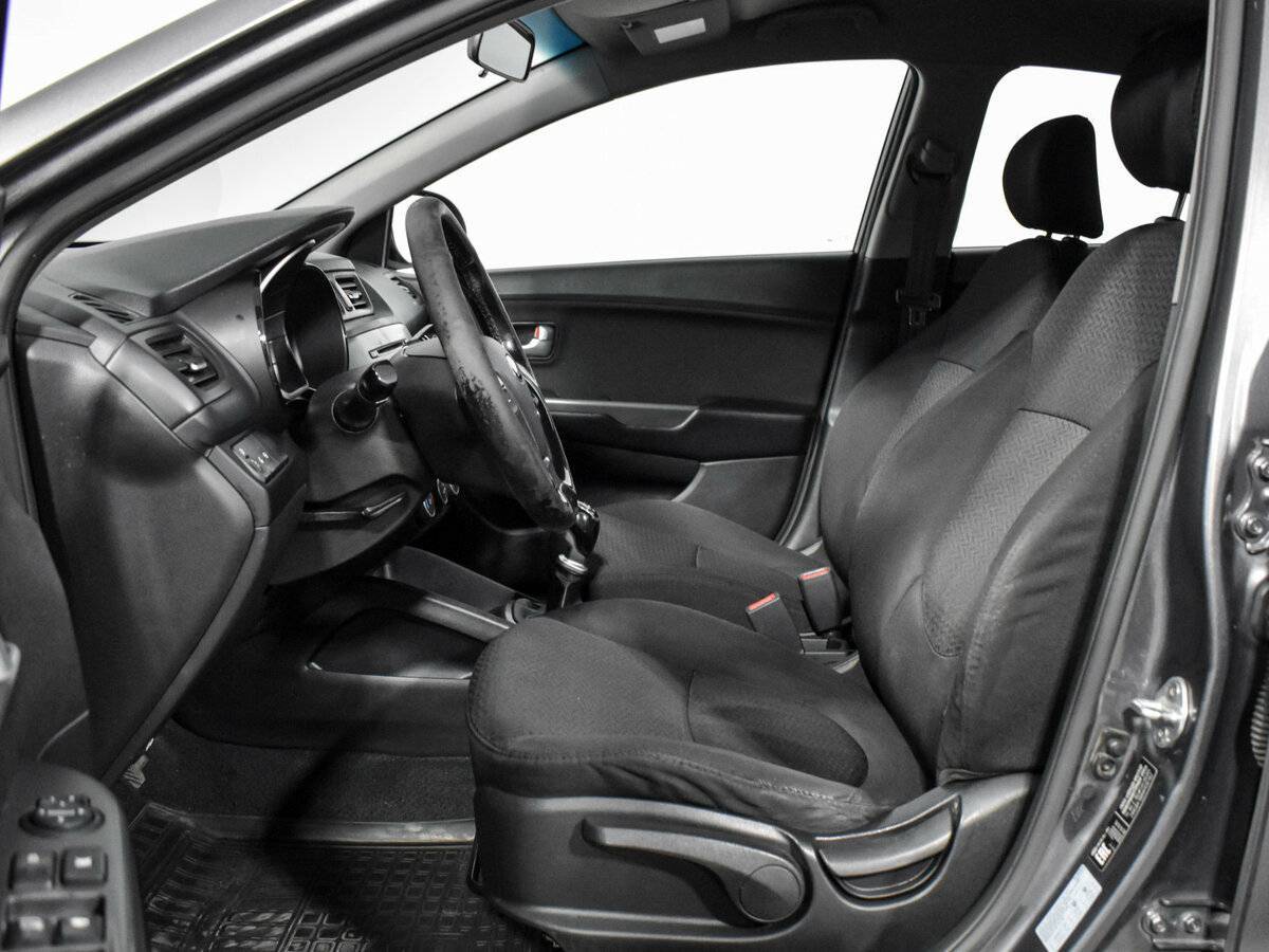 Б/У Киа Рио 2016 года. Фото: #9