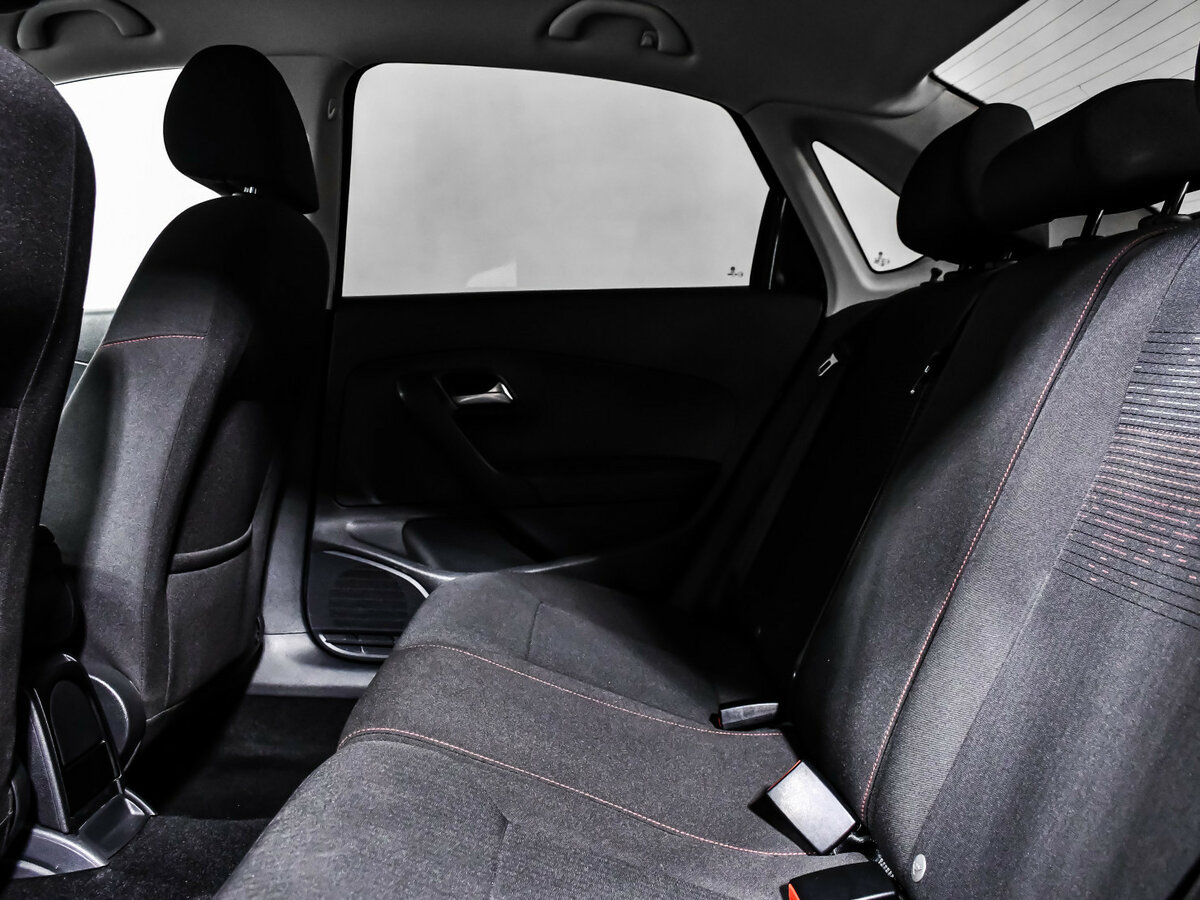 Б/У Фольксваген Поло 2017 года. Фото: #10