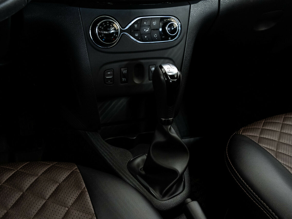 Б/У Рено Сандеро 2018 года. Фото: #9