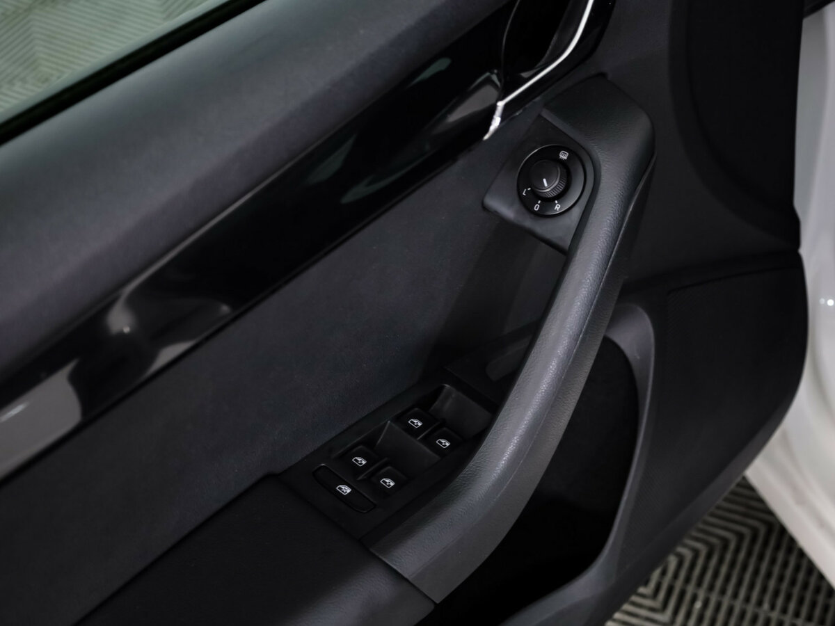 Б/У Шкода Октавия 2015 года. Фото: #11