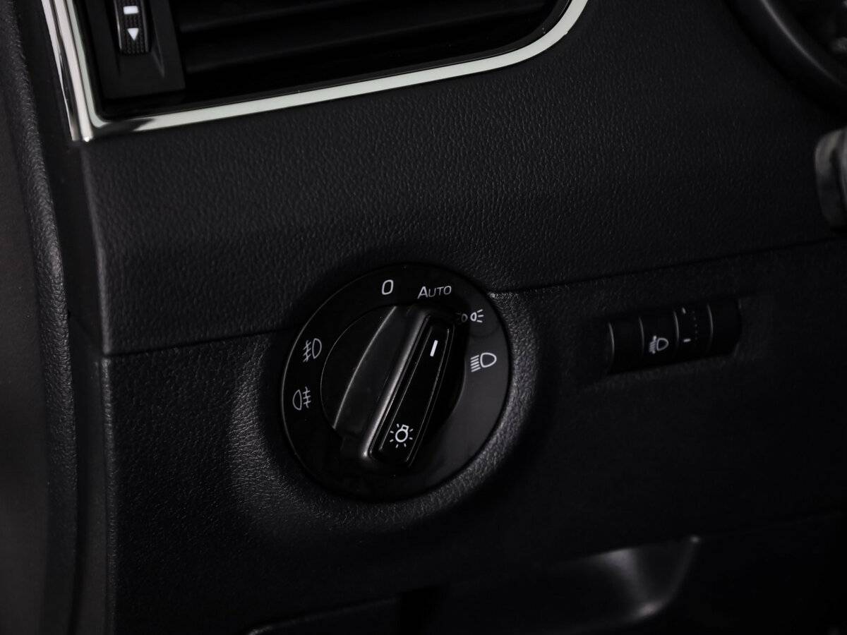 Б/У Шкода Октавия 2015 года. Фото: #12