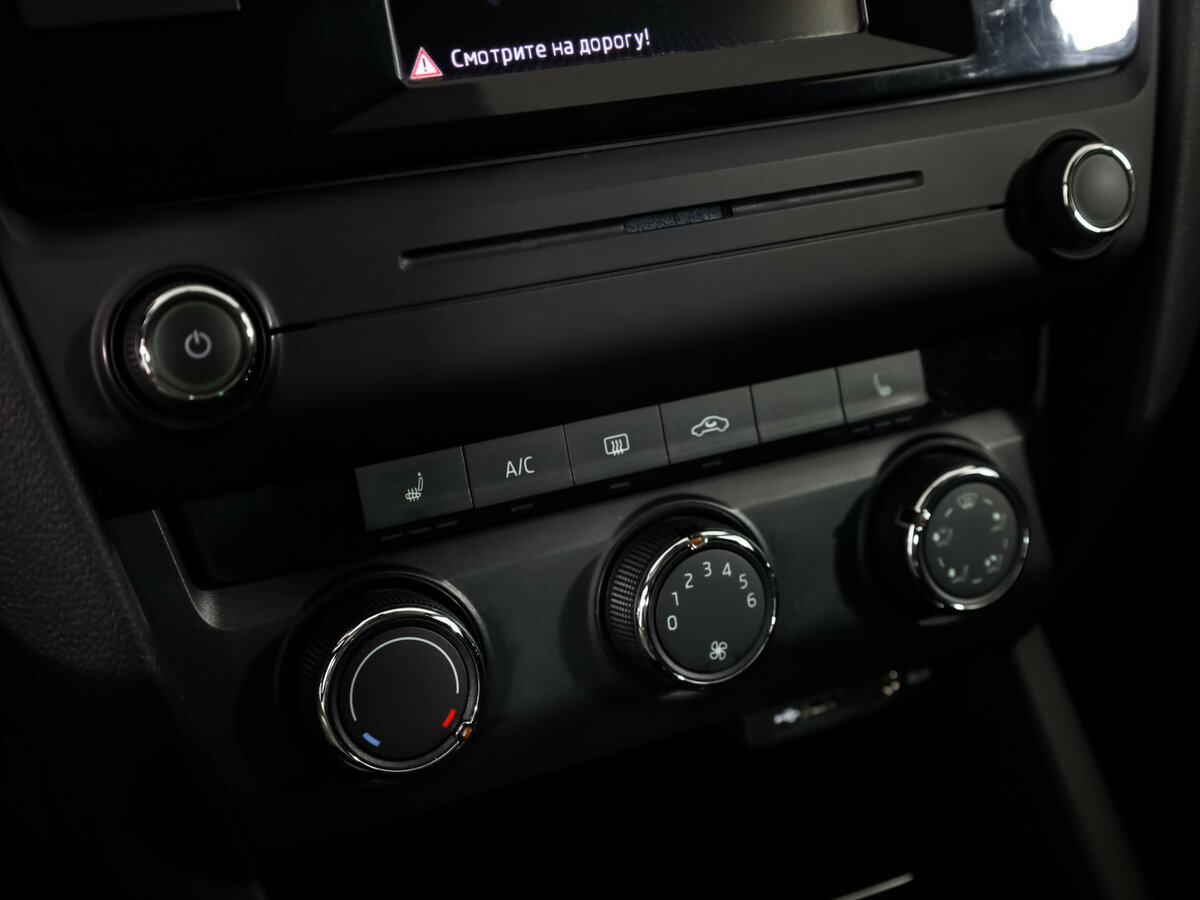 Б/У Шкода Октавия 2015 года. Фото: #15