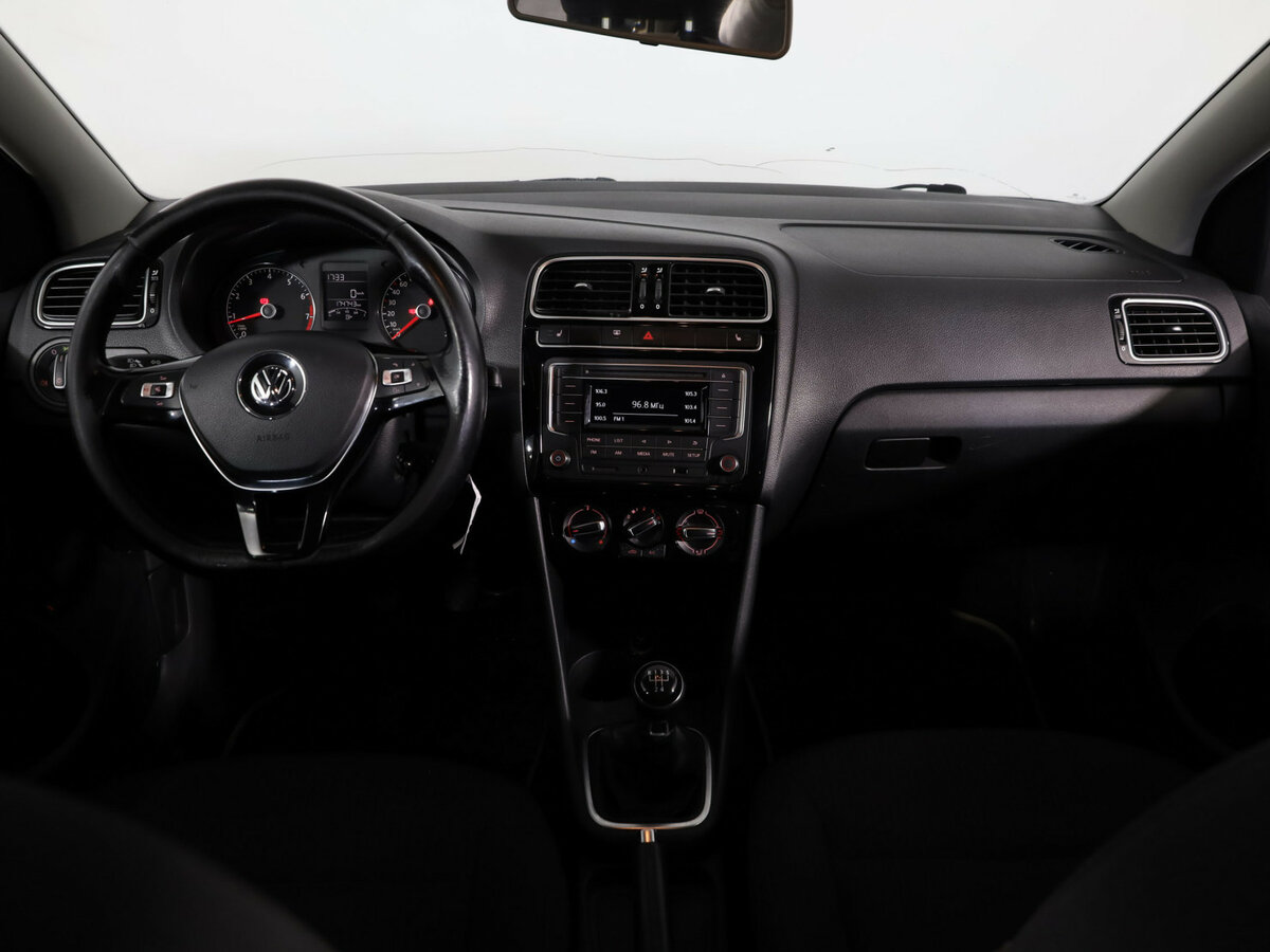 Б/У Фольксваген Поло 2017 года. Фото: #7