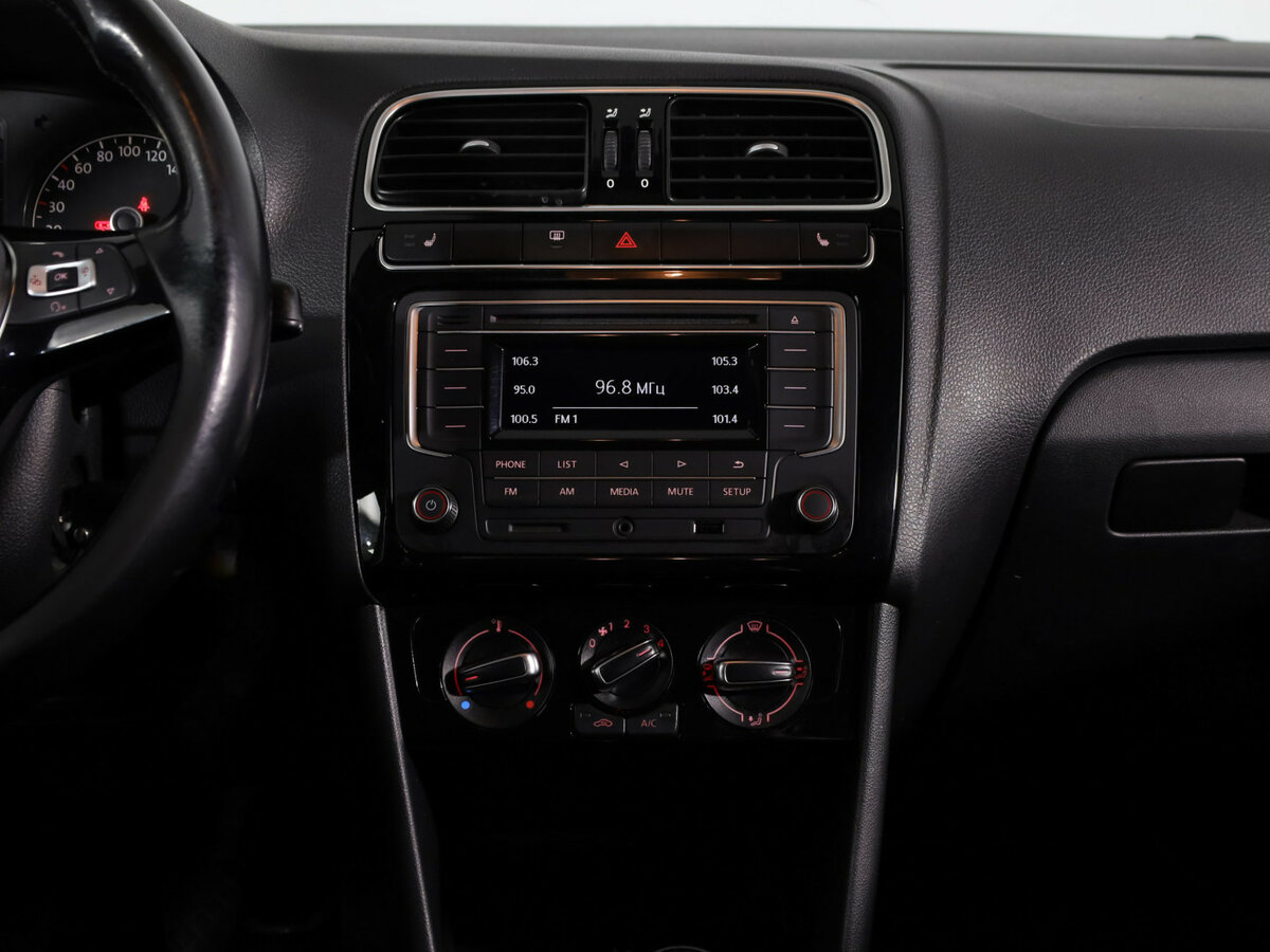 Б/У Фольксваген Поло 2017 года. Фото: #8