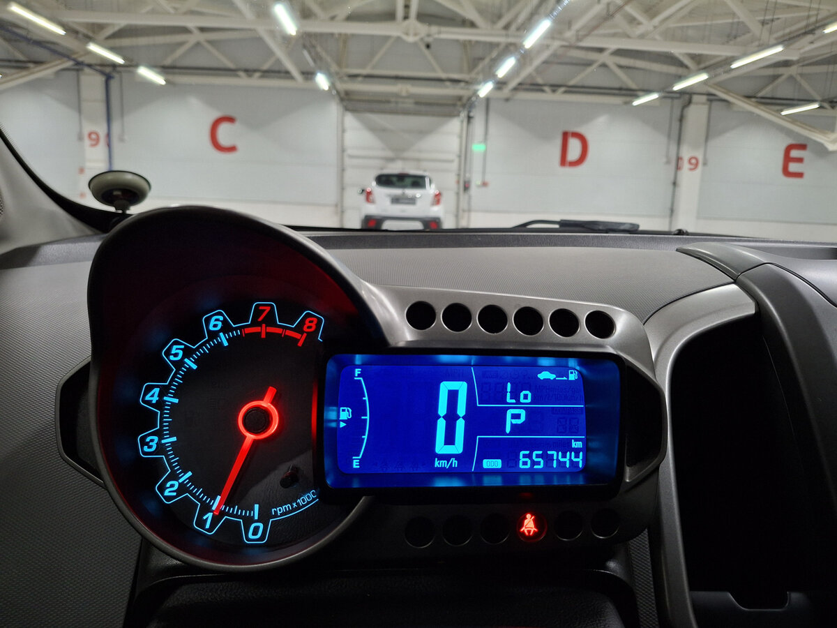 Б/У Шевроле Авео 2015 года. Фото: #11