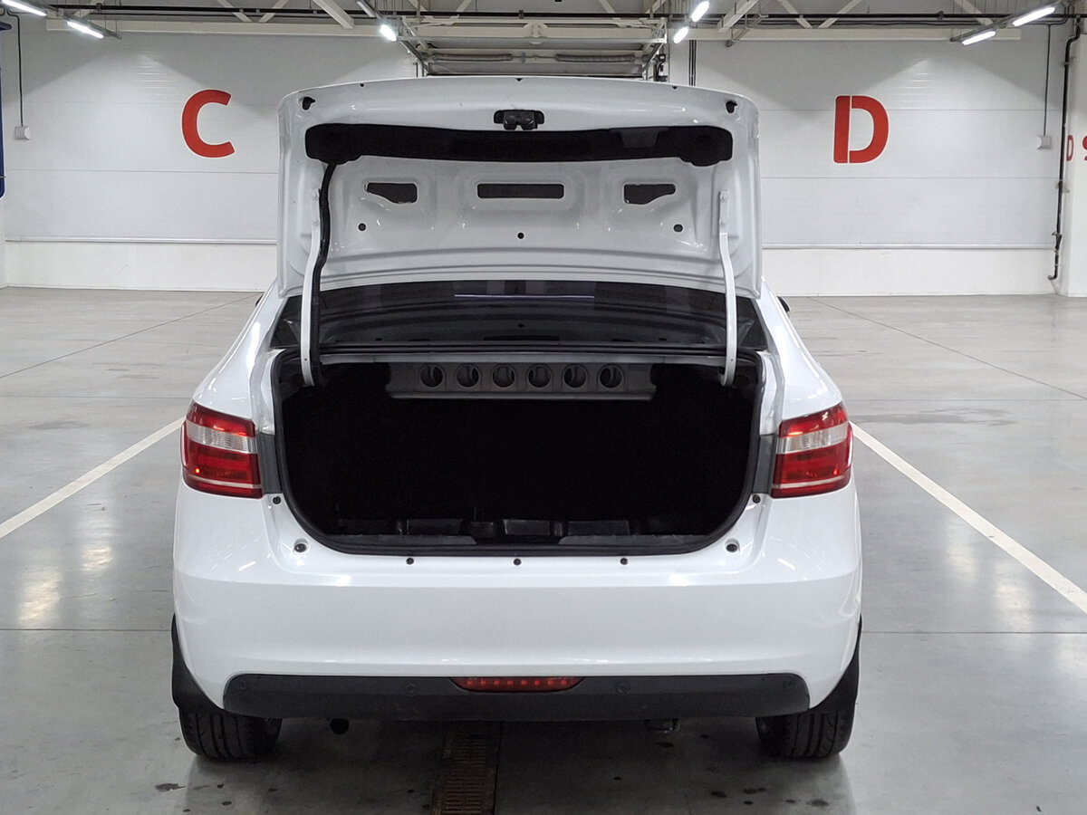 Б/У Лада (ВАЗ) Веста 2017 года. Фото: #9