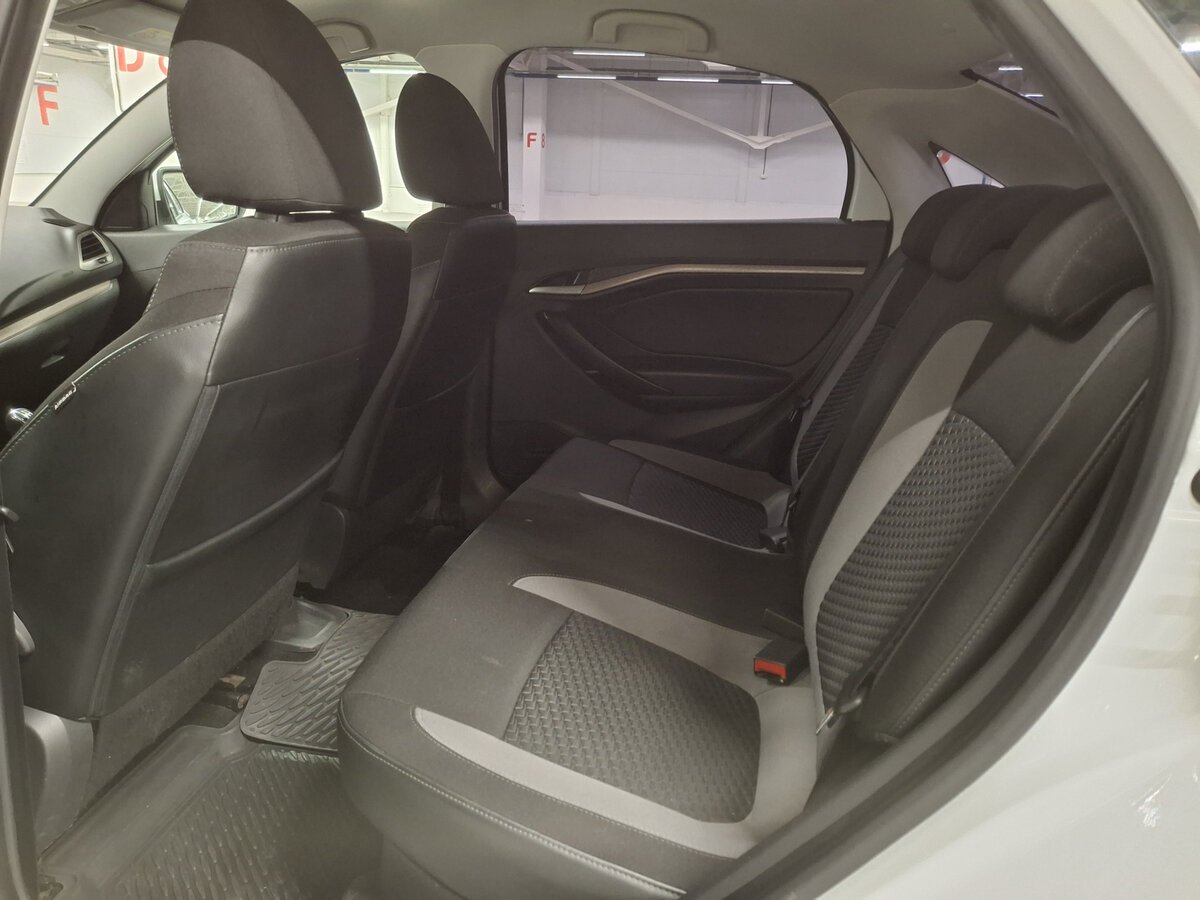 Б/У Лада (ВАЗ) Веста 2017 года. Фото: #11