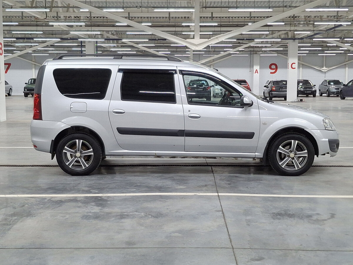 Б/У Лада (ВАЗ) Ларгус 2013 года. Фото: #3