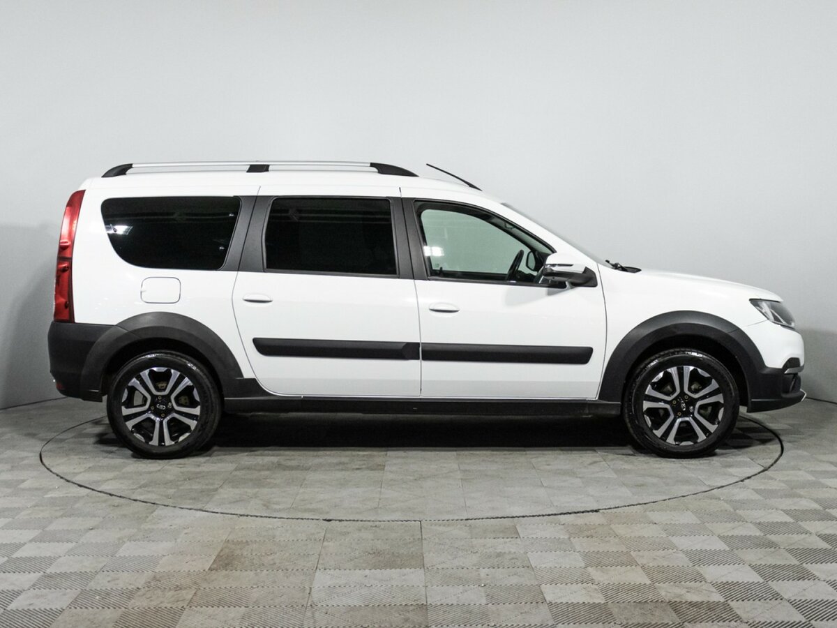 Б/У Лада (ВАЗ) Ларгус 2021 года. Фото: #3