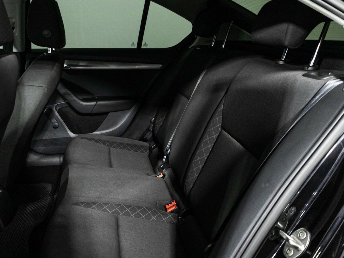 Б/У Шкода Октавия 2018 года. Фото: #9