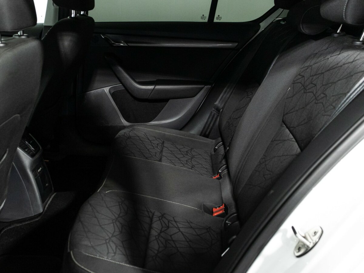 Б/У Шкода Октавия 2019 года. Фото: #9