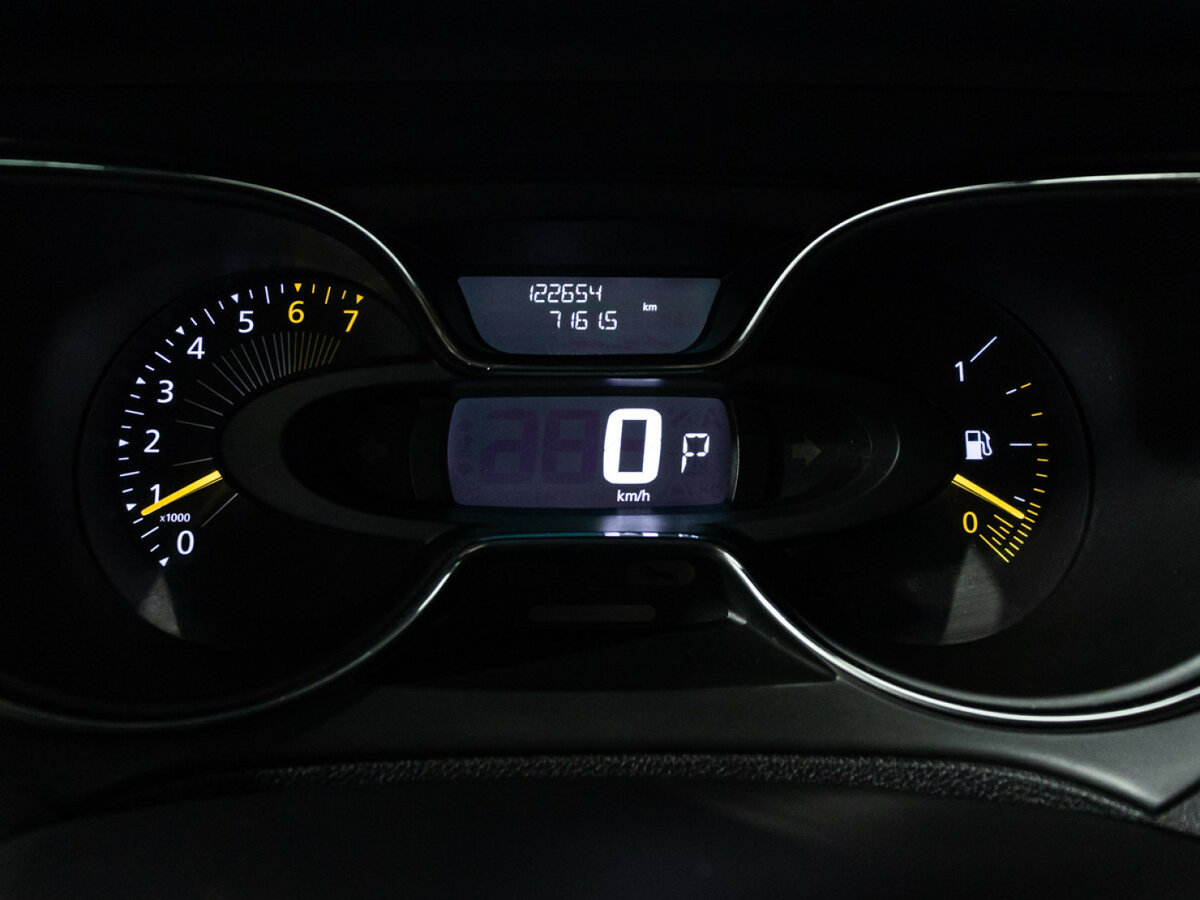 Б/У Рено Каптюр 2016 года. Фото: #11