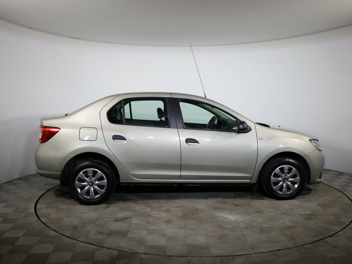 Б/У Рено Логан 2015 года. Фото: #3