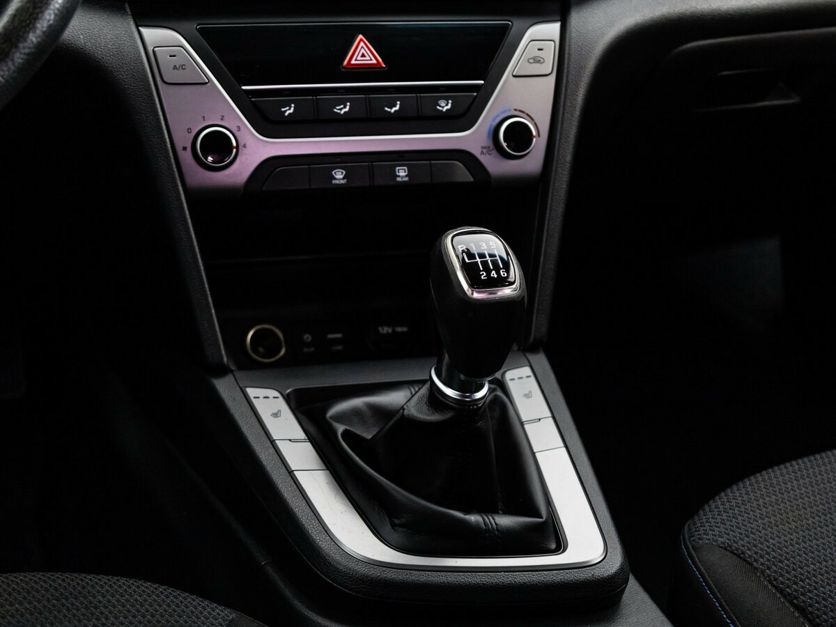 Б/У Хендай Елантра 2016 года. Фото: #9