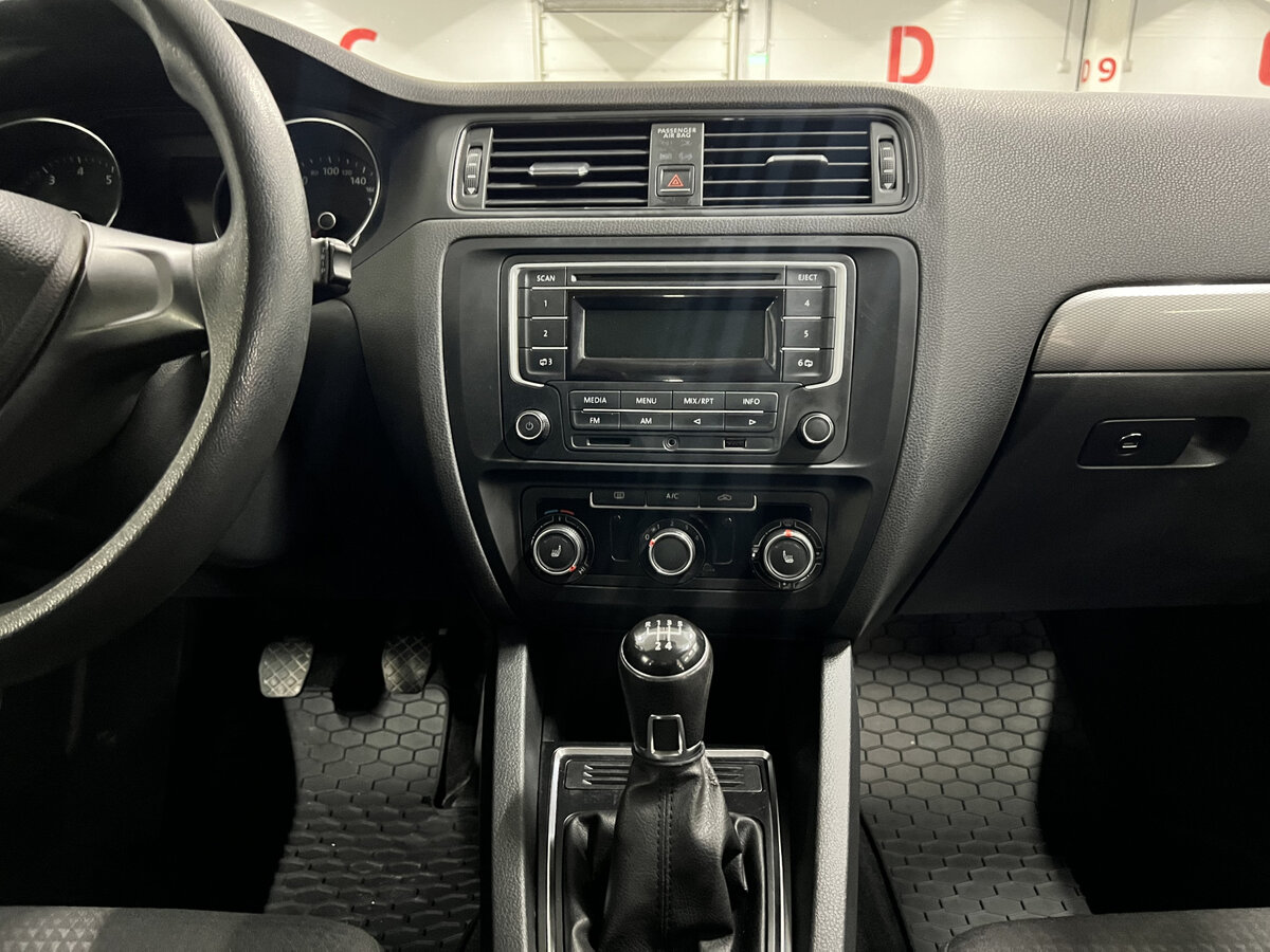 Б/У Фольксваген Джетта 2016 года. Фото: #14