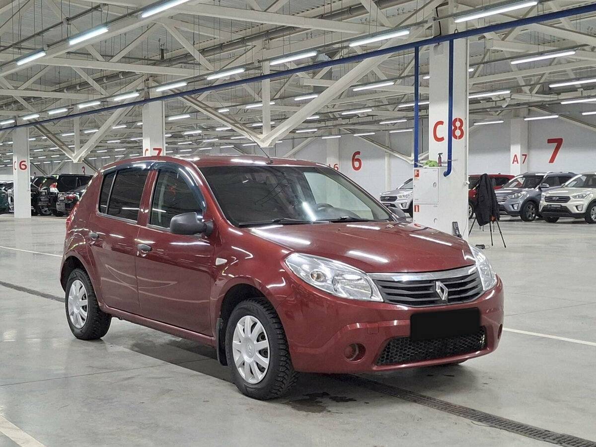 Б/У Рено Сандеро 2014 года. Фото: #2