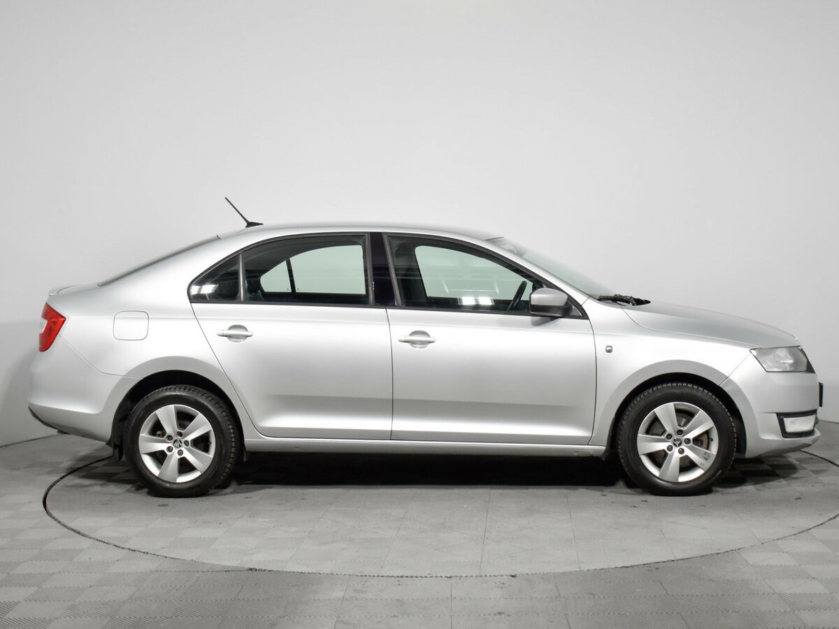 Б/У Шкода Рапид 2017 года. Фото: #3