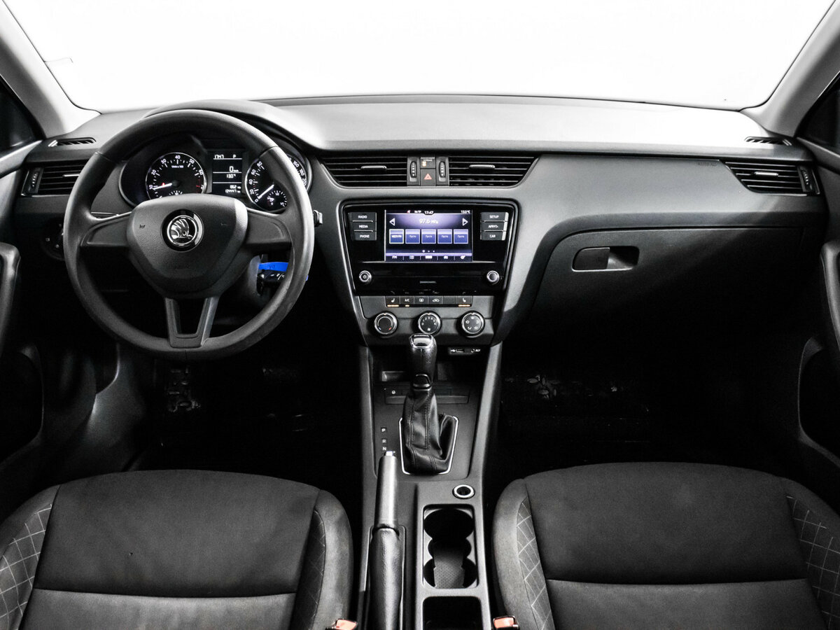 Б/У Шкода Октавия 2017 года. Фото: #8