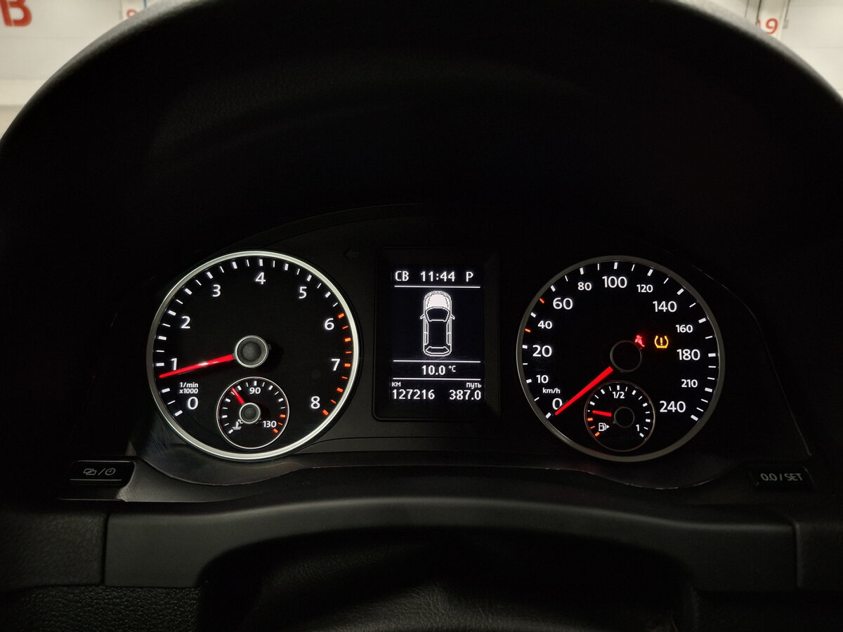 Б/У Фольксваген Тигуан 2016 года. Фото: #12